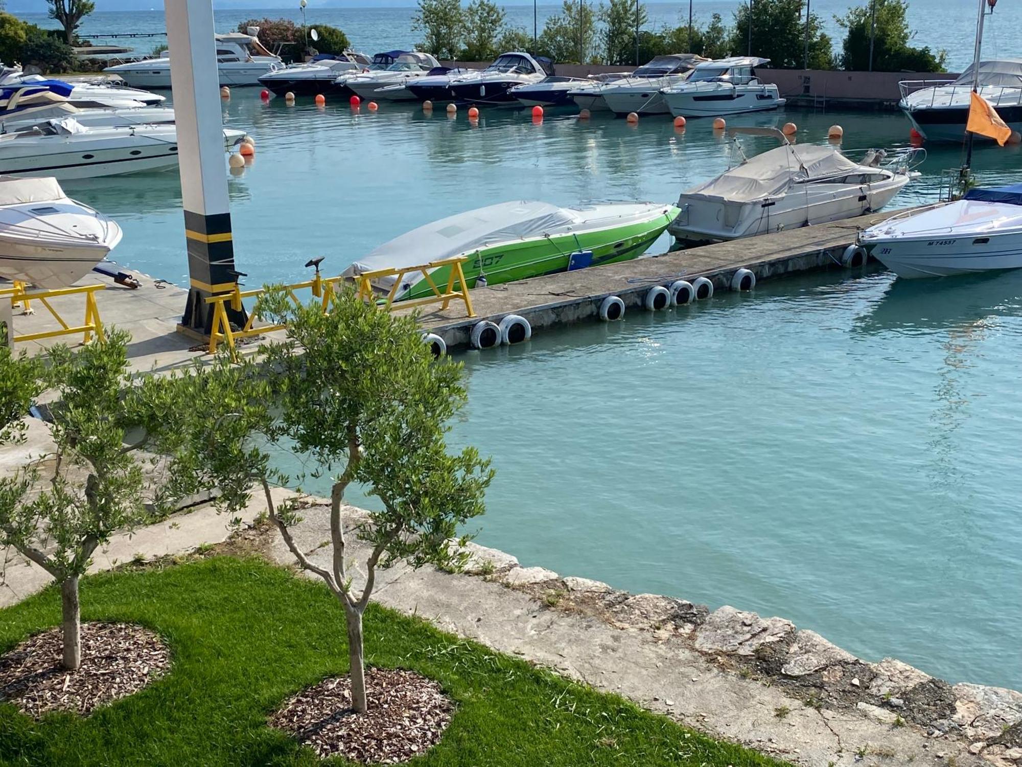 Sirmio Apartments - Darsena Stay Sirmione Eksteriør bilde