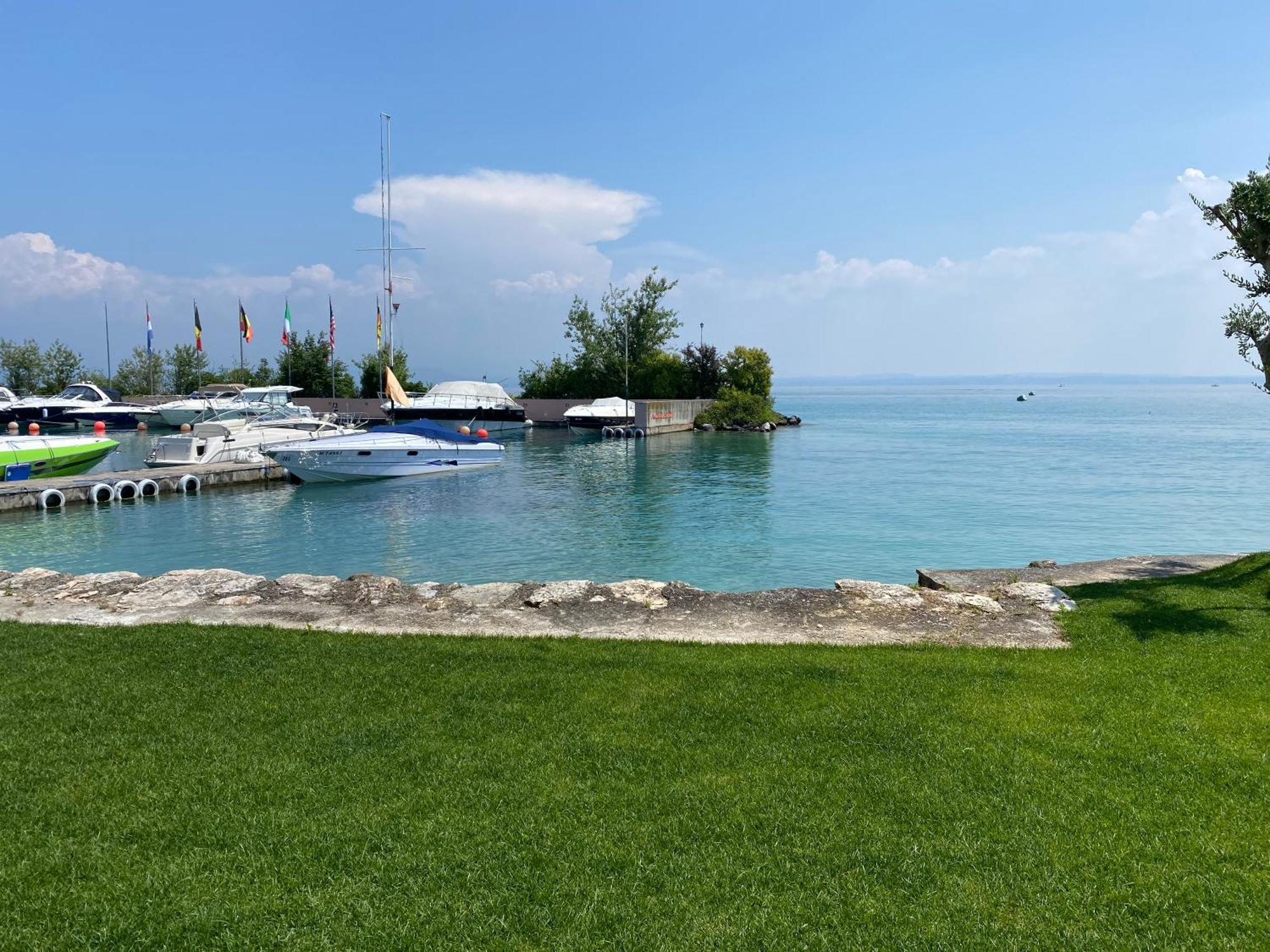 Sirmio Apartments - Darsena Stay Sirmione Eksteriør bilde