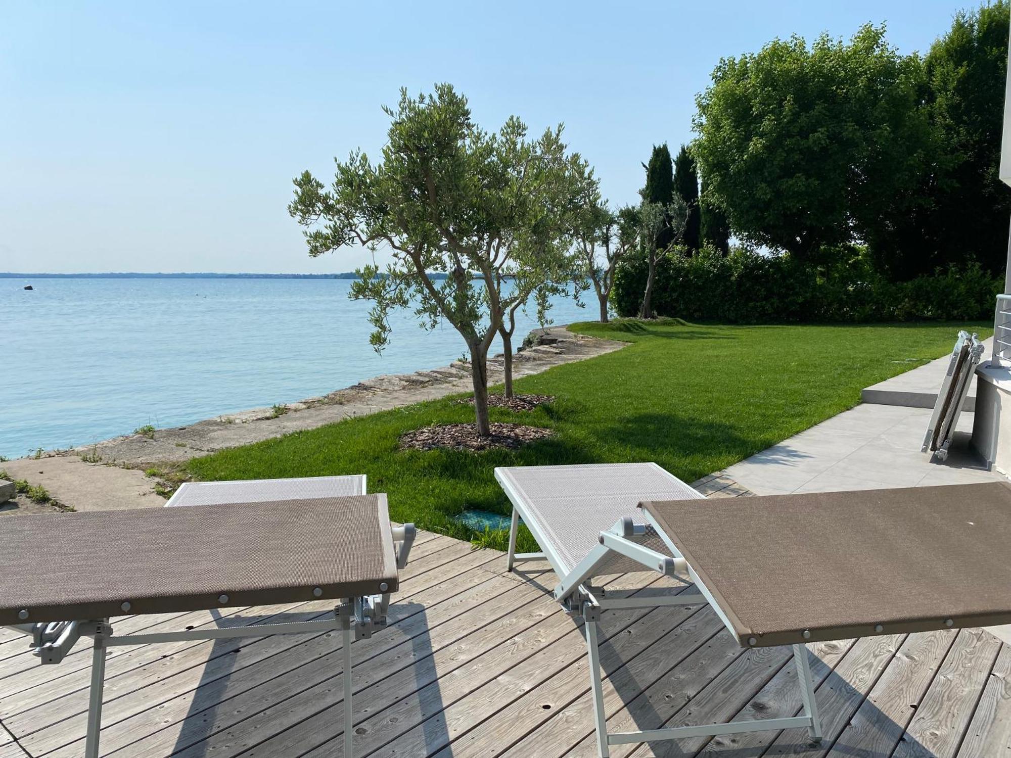 Sirmio Apartments - Darsena Stay Sirmione Eksteriør bilde