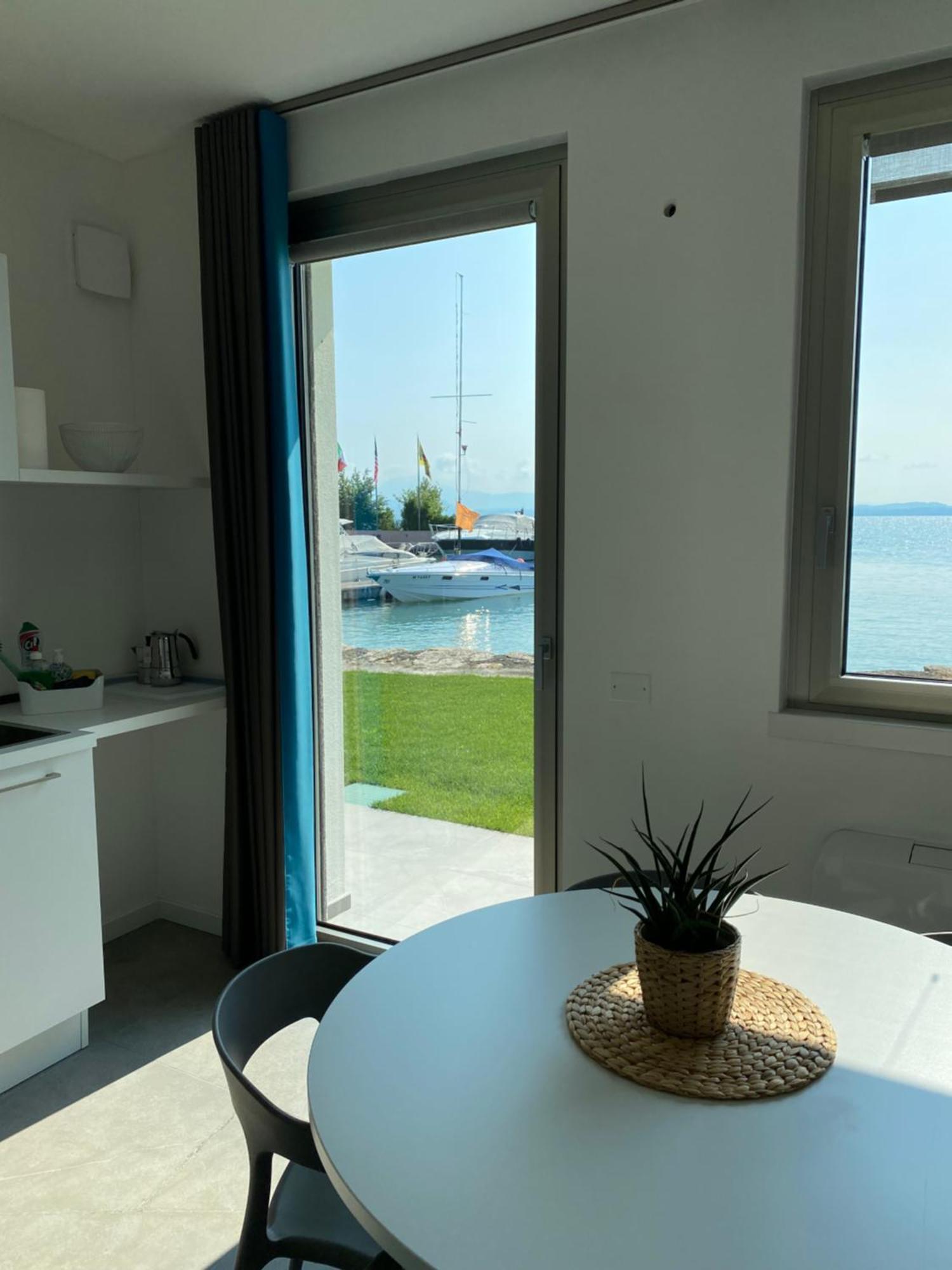 Sirmio Apartments - Darsena Stay Sirmione Eksteriør bilde