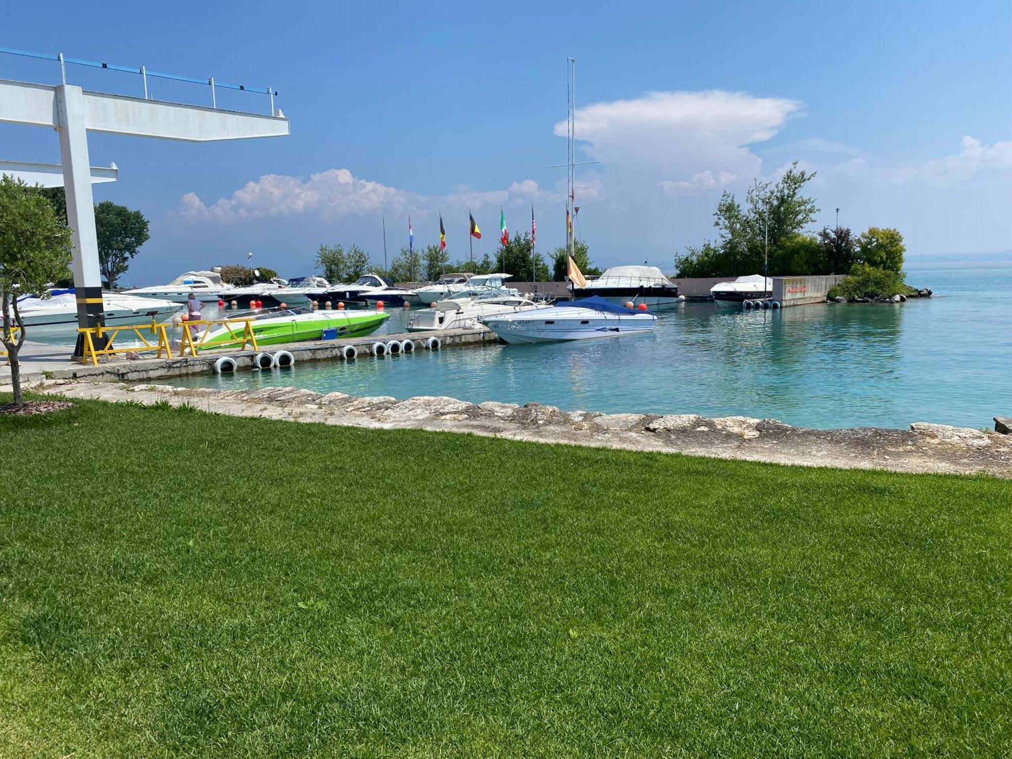 Sirmio Apartments - Darsena Stay Sirmione Eksteriør bilde