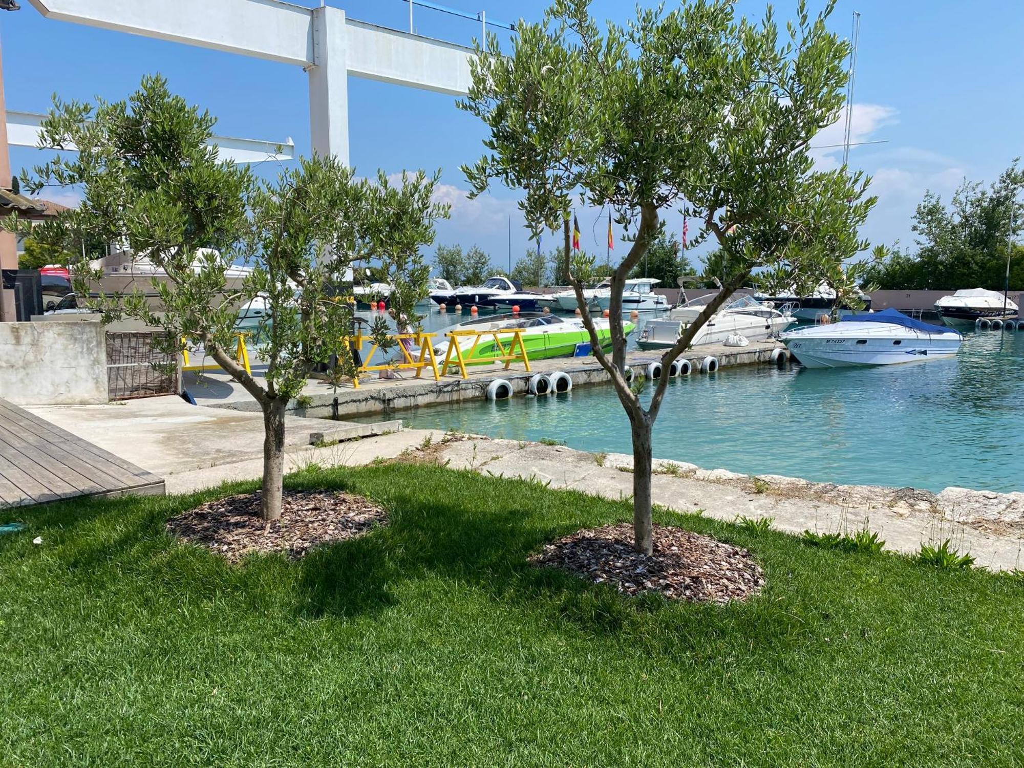 Sirmio Apartments - Darsena Stay Sirmione Eksteriør bilde