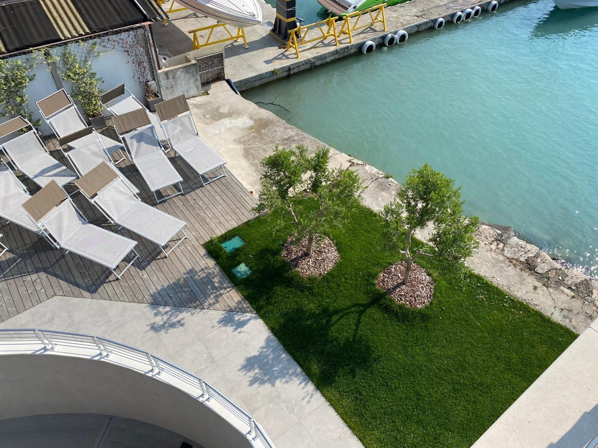 Sirmio Apartments - Darsena Stay Sirmione Eksteriør bilde