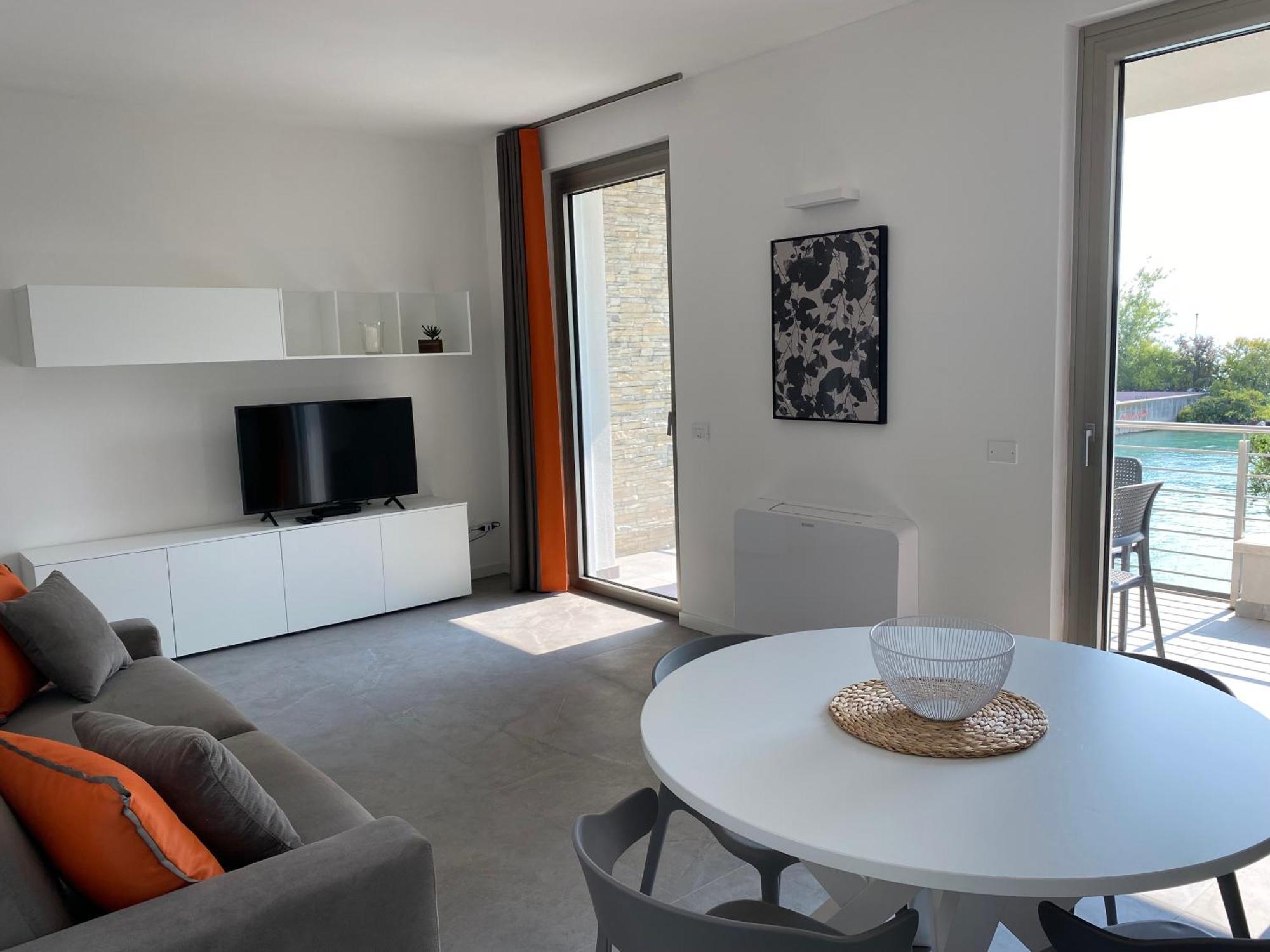 Sirmio Apartments - Darsena Stay Sirmione Eksteriør bilde