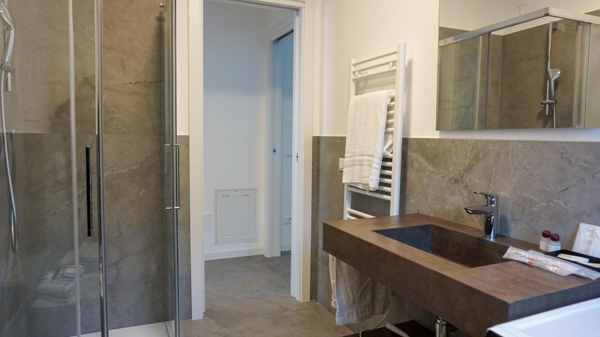 Sirmio Apartments - Darsena Stay Sirmione Eksteriør bilde