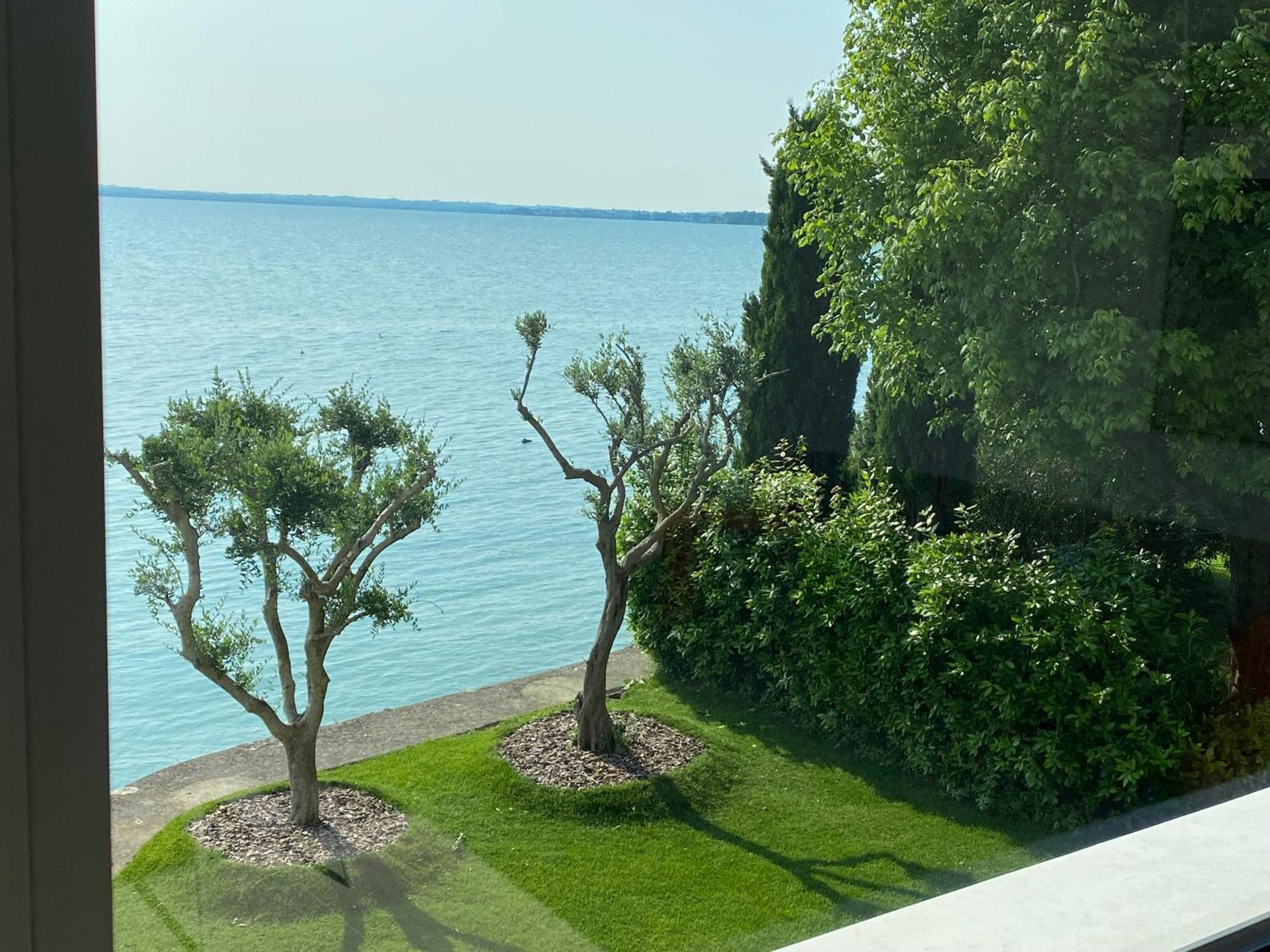 Sirmio Apartments - Darsena Stay Sirmione Eksteriør bilde